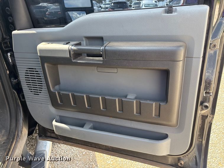 image for item EU5657 2015 Ford F250 Super Duty Crew Cab pickup truck