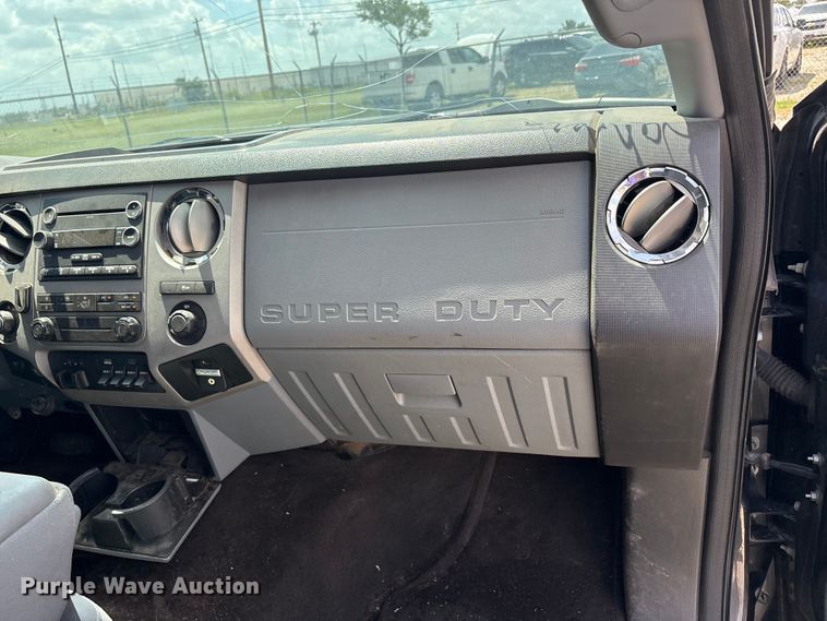 image for item EU5657 2015 Ford F250 Super Duty Crew Cab pickup truck