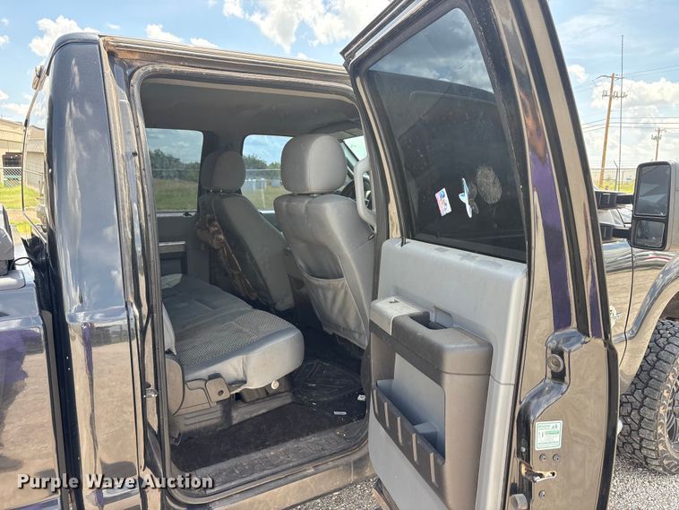 image for item EU5657 2015 Ford F250 Super Duty Crew Cab pickup truck
