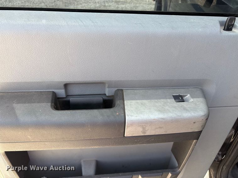 image for item EU5657 2015 Ford F250 Super Duty Crew Cab pickup truck