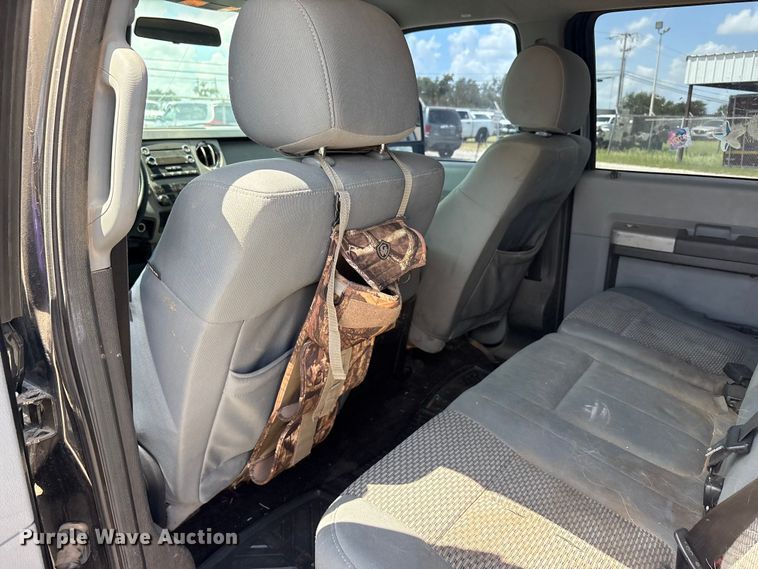 image for item EU5657 2015 Ford F250 Super Duty Crew Cab pickup truck