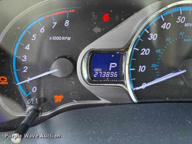 image for item EU5662 2013 Toyota Sienna van