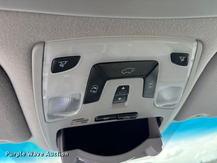 image for item EU5662 2013 Toyota Sienna van