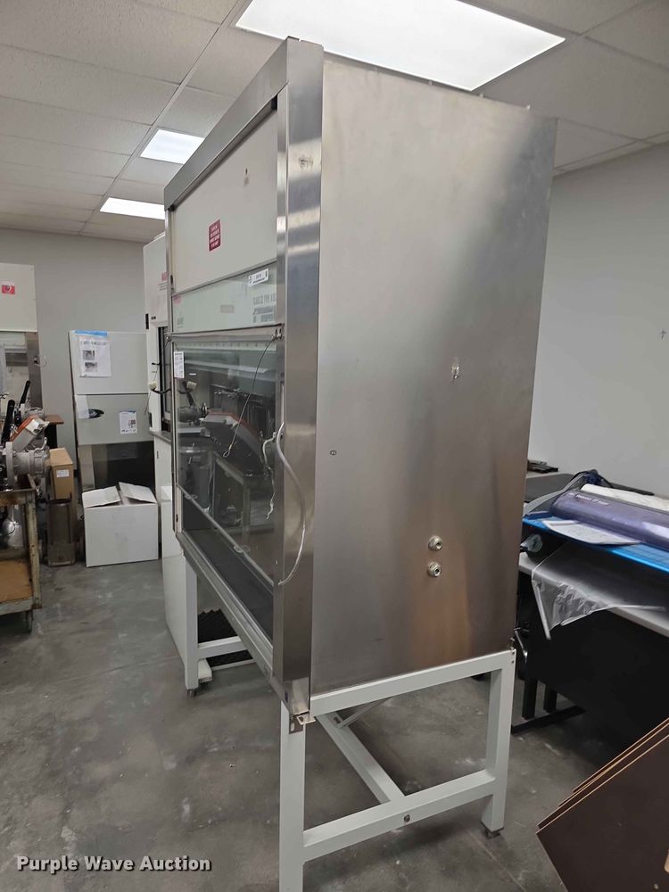 image for item EV2179 Nuaire NU-425-400 biological safety cabinet