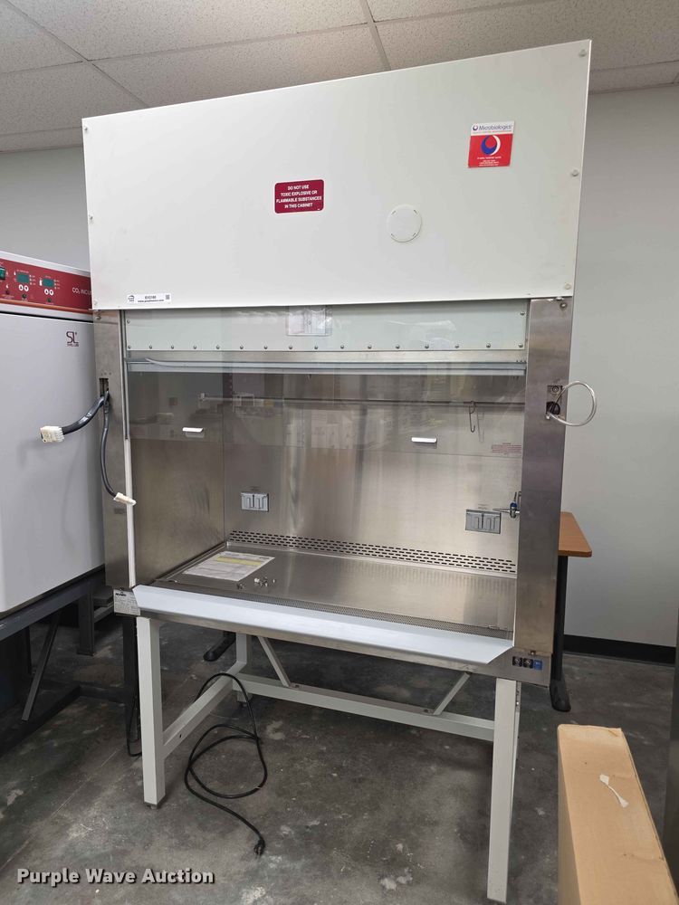 image for item EV2180 Nuaire NU-425-400 biological safety cabinet