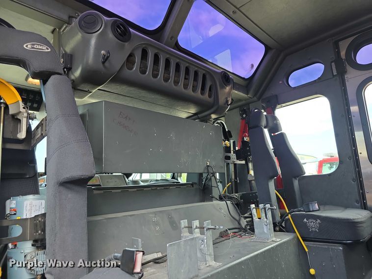 image for item EV2182 2007 E-One Typhoon pumper fire truck