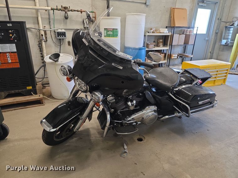 image for item EV2188 2021 Harley Davidson Police FLHTPI motorcycle