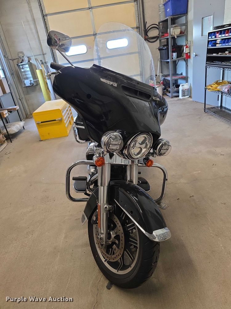 image for item EV2188 2021 Harley Davidson Police FLHTPI motorcycle