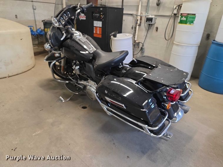 image for item EV2188 2021 Harley Davidson Police FLHTPI motorcycle