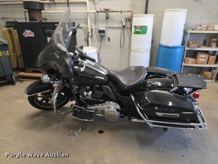 image for item EV2188 2021 Harley Davidson Police FLHTPI motorcycle