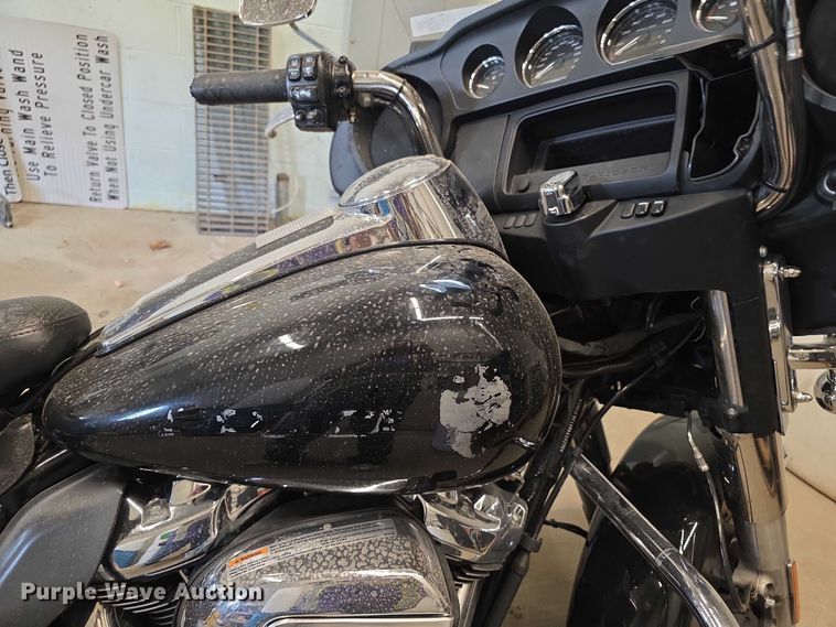 image for item EV2188 2021 Harley Davidson Police FLHTPI motorcycle