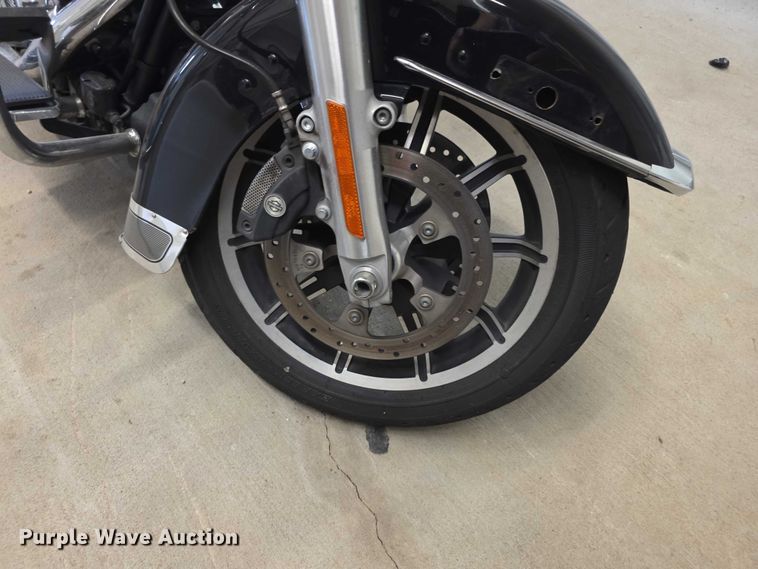 image for item EV2188 2021 Harley Davidson Police FLHTPI motorcycle