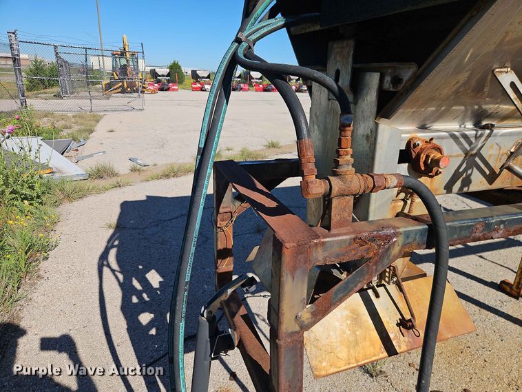 image for item EV2242 2008 Warren AC-1420-7 SS spreader