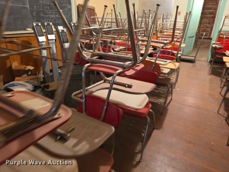 image for item EV2263 Approximately 80 desks