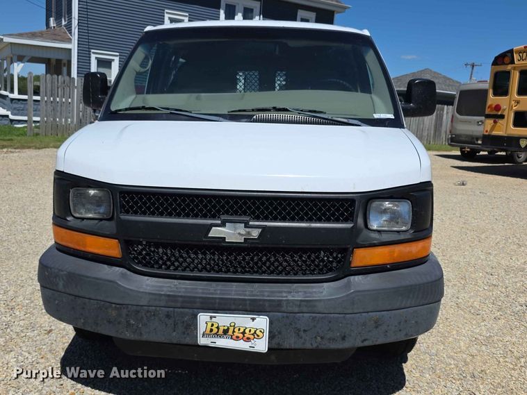 image for item EV2265 2005 Chevrolet G3500 van