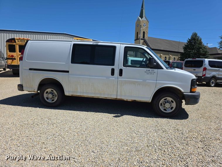 image for item EV2265 2005 Chevrolet G3500 van