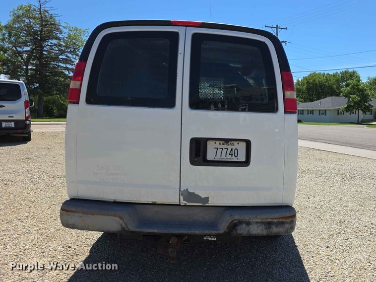 image for item EV2265 2005 Chevrolet G3500 van