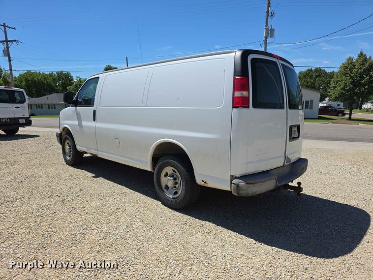image for item EV2265 2005 Chevrolet G3500 van