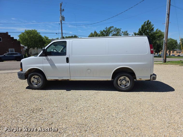 image for item EV2265 2005 Chevrolet G3500 van