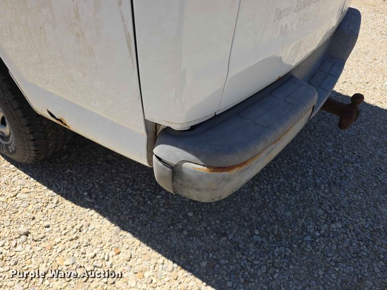 image for item EV2265 2005 Chevrolet G3500 van