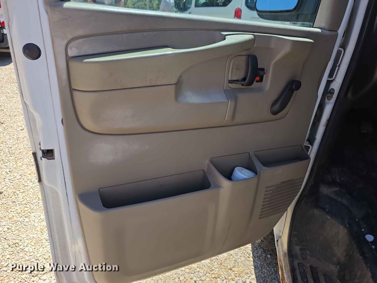 image for item EV2265 2005 Chevrolet G3500 van