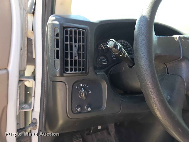 image for item EV2265 2005 Chevrolet G3500 van