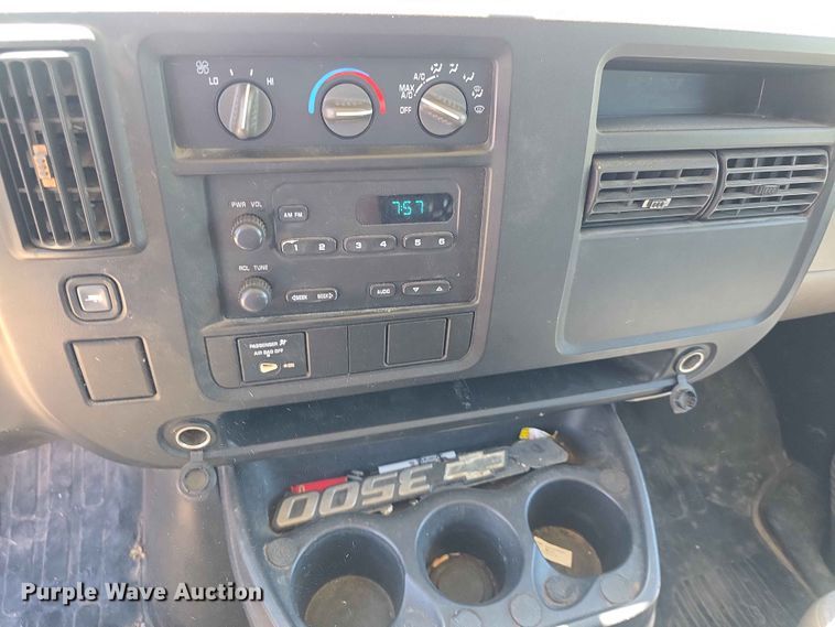 image for item EV2265 2005 Chevrolet G3500 van