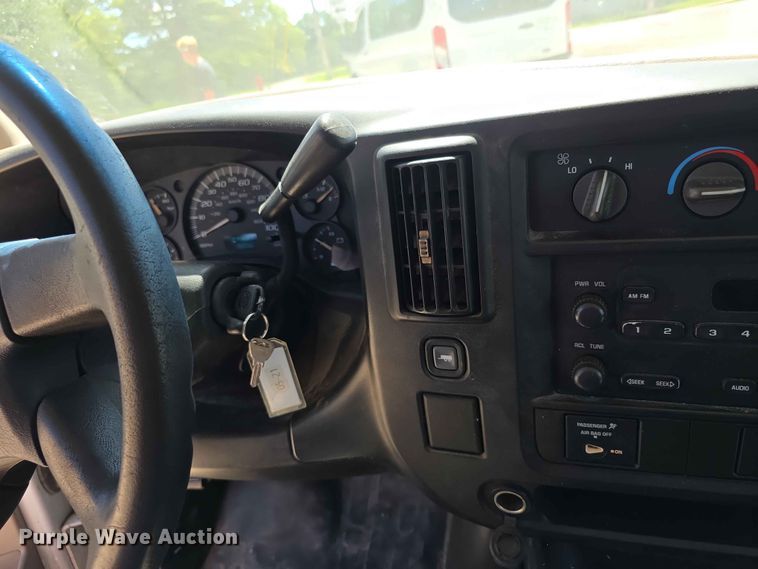 image for item EV2265 2005 Chevrolet G3500 van