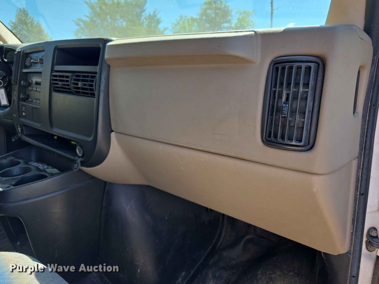 image for item EV2265 2005 Chevrolet G3500 van