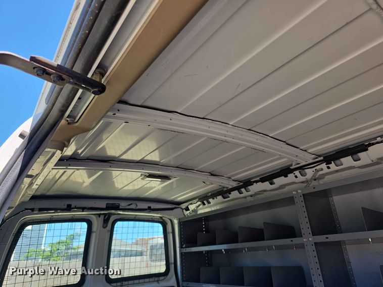 image for item EV2265 2005 Chevrolet G3500 van