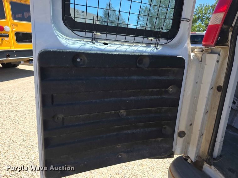 image for item EV2265 2005 Chevrolet G3500 van