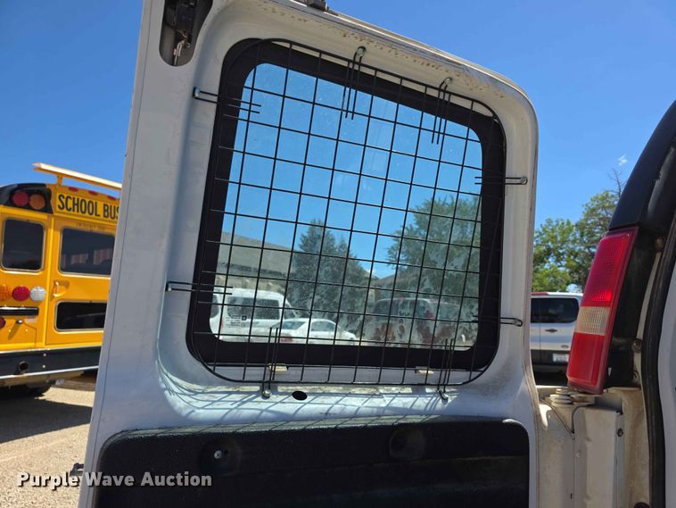 image for item EV2265 2005 Chevrolet G3500 van