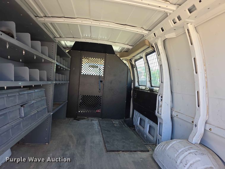 image for item EV2265 2005 Chevrolet G3500 van