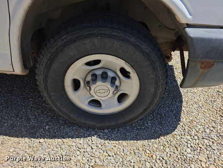 image for item EV2265 2005 Chevrolet G3500 van