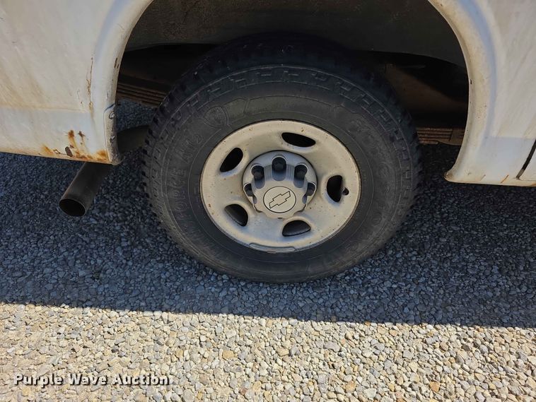 image for item EV2265 2005 Chevrolet G3500 van