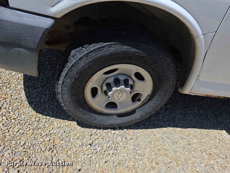 image for item EV2265 2005 Chevrolet G3500 van