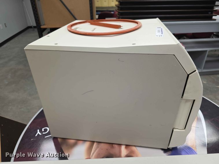 image for item EV2275 Midmark M11-020 autoclave