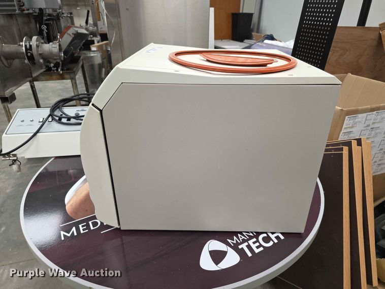 image for item EV2275 Midmark M11-020 autoclave
