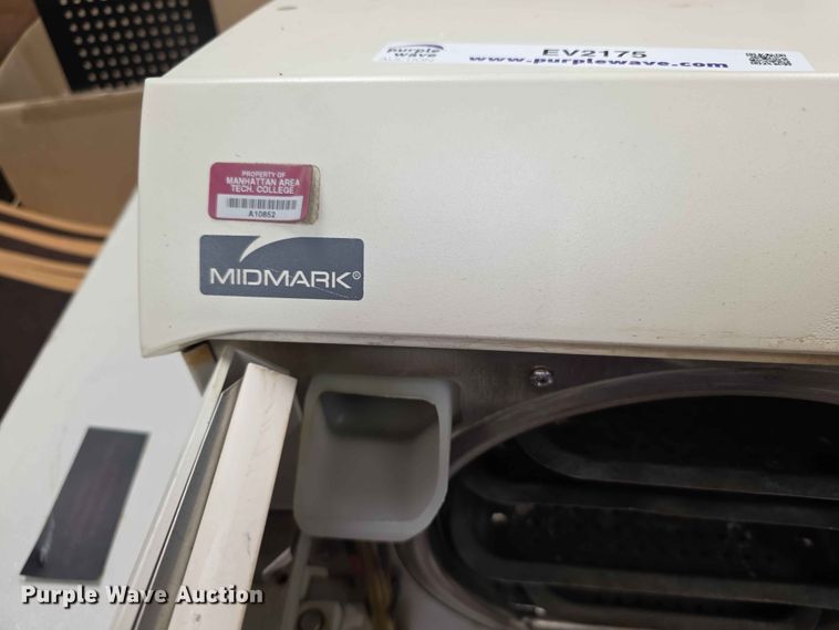 image for item EV2275 Midmark M11-020 autoclave