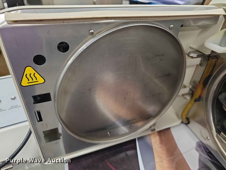 image for item EV2275 Midmark M11-020 autoclave