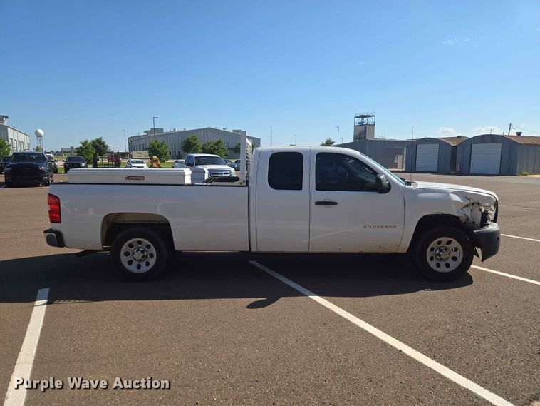 image for item EW0259 2012 Chevrolet Silverado 1500 Ext. Cab pickup truck