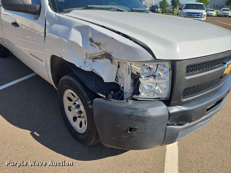 image for item EW0259 2012 Chevrolet Silverado 1500 Ext. Cab pickup truck
