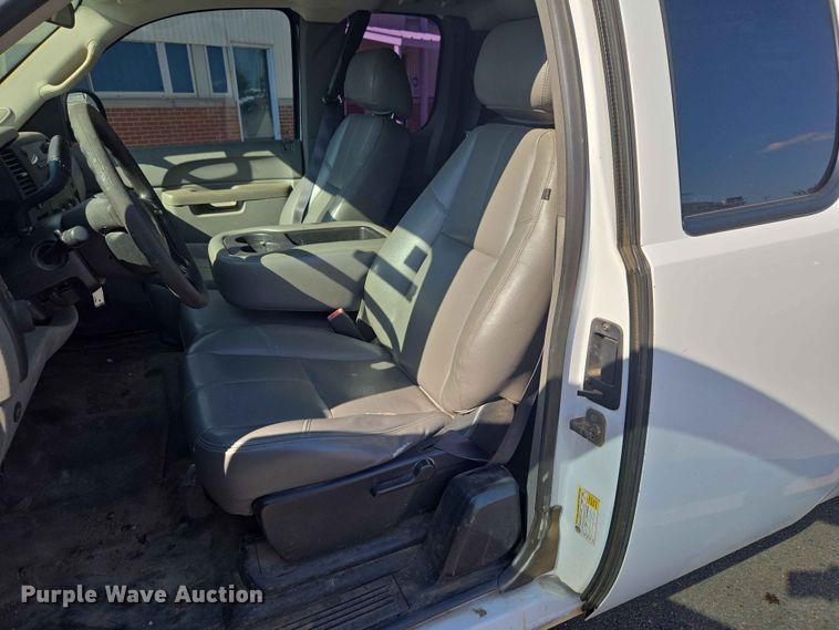 image for item EW0259 2012 Chevrolet Silverado 1500 Ext. Cab pickup truck