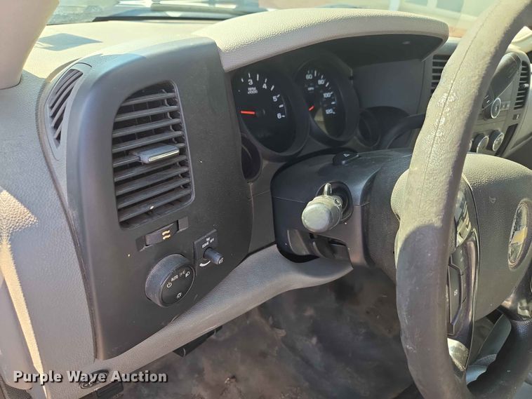 image for item EW0259 2012 Chevrolet Silverado 1500 Ext. Cab pickup truck