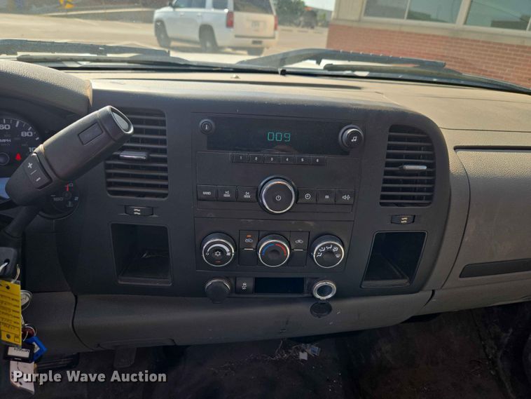 image for item EW0259 2012 Chevrolet Silverado 1500 Ext. Cab pickup truck