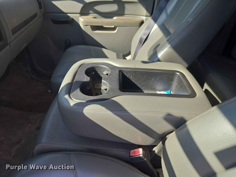 image for item EW0259 2012 Chevrolet Silverado 1500 Ext. Cab pickup truck