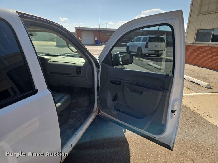 image for item EW0259 2012 Chevrolet Silverado 1500 Ext. Cab pickup truck
