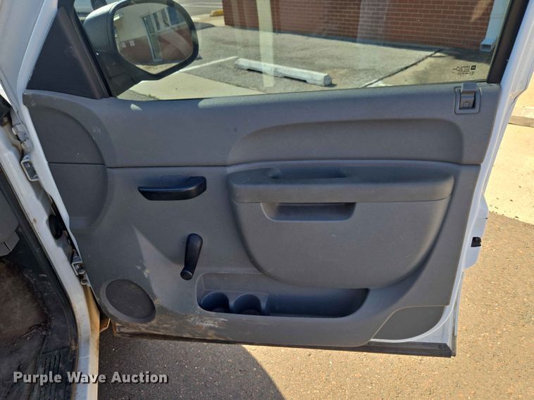 image for item EW0259 2012 Chevrolet Silverado 1500 Ext. Cab pickup truck