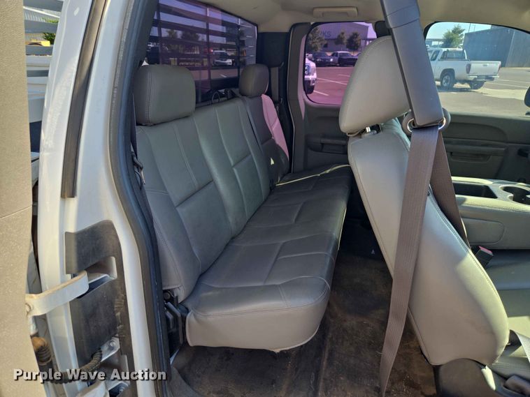 image for item EW0259 2012 Chevrolet Silverado 1500 Ext. Cab pickup truck