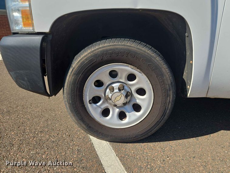 image for item EW0259 2012 Chevrolet Silverado 1500 Ext. Cab pickup truck